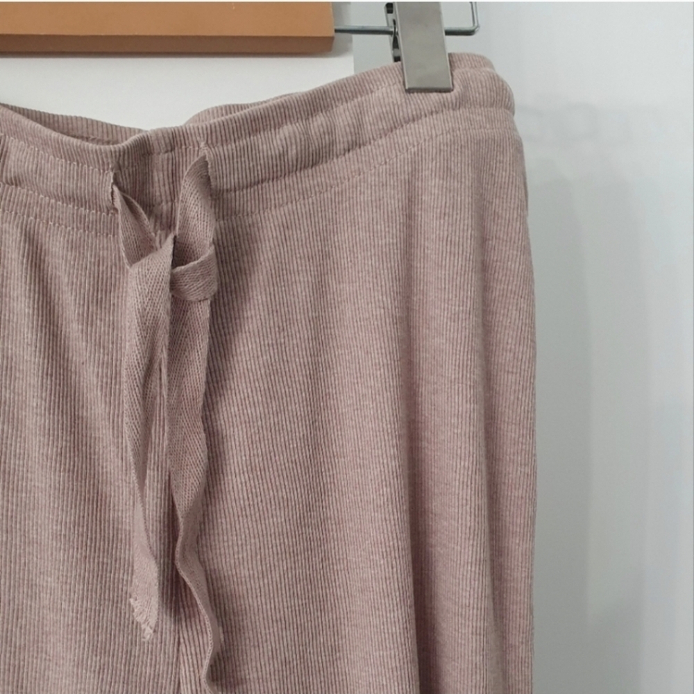 ✅️*FREE* Lounge Pants H&M